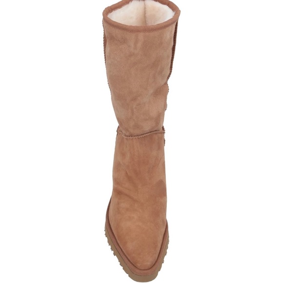 UGG heeled suede ankle boots - Picture 4 of 4